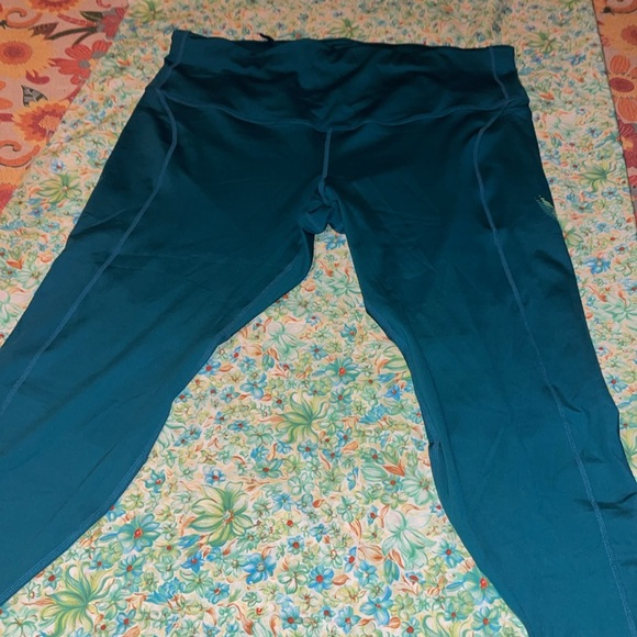 Teal & lime green Nike athletic capris (2X) (nwt) - Picture 4 of 7
